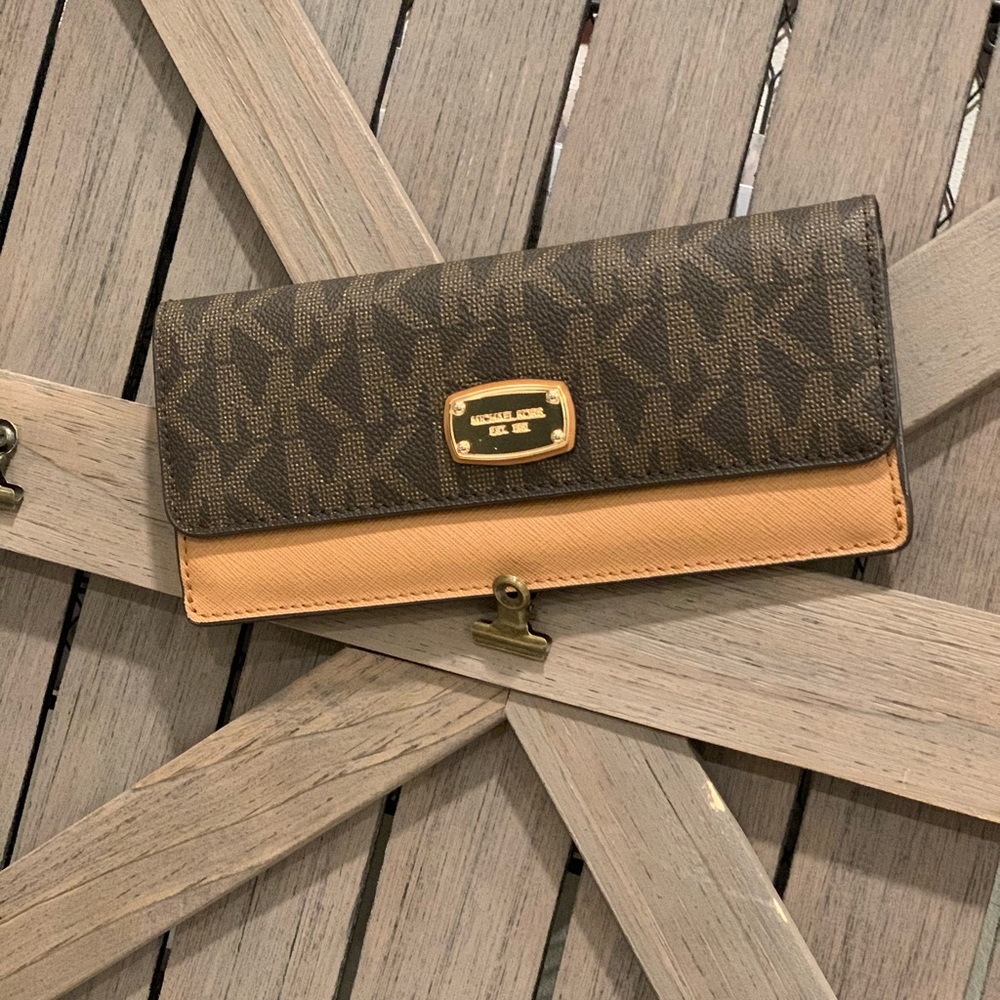 Michael Kors Jet Set Saffiano Slim Wallet